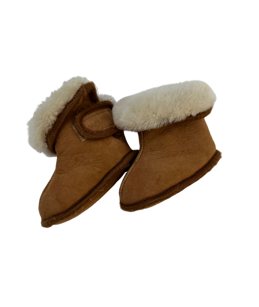 Lammfellschuhe ~ 50/56 ~ No Name