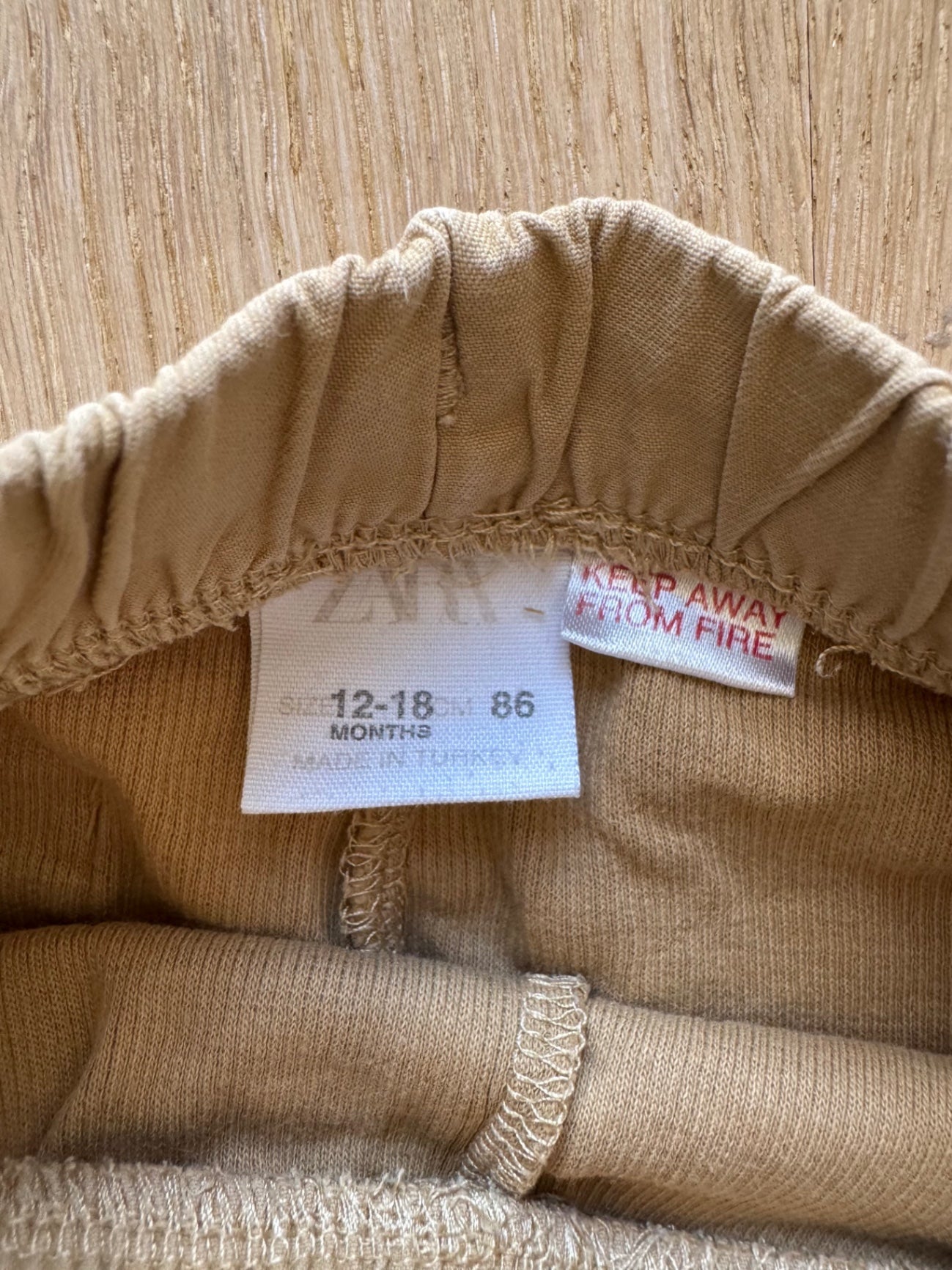 Shorts ~ 80/86 ~ Zara
